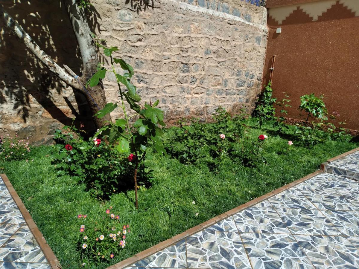 Berbere De La Montagne Hotel Imdiazene Kültér fotó
